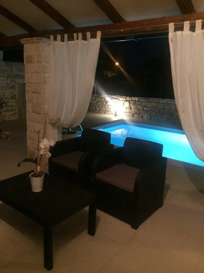 Lory Villa Sveti Lovrec Pazenaticki