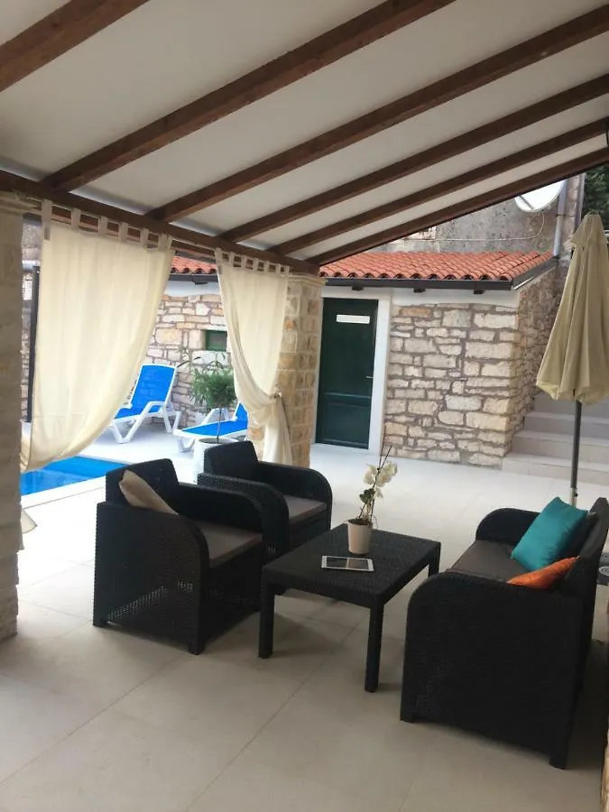 Lory Villa Sveti Lovrec Pazenaticki